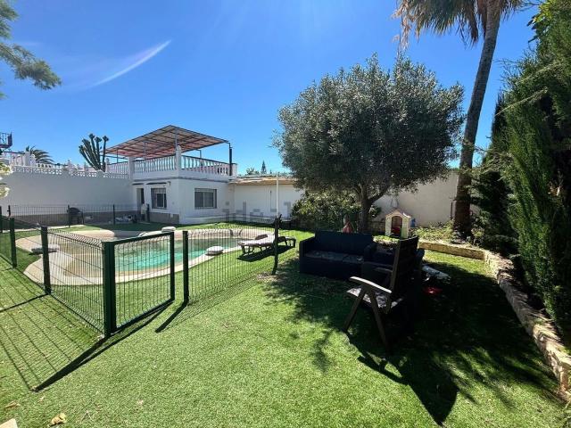Chalet, Los Montesinos