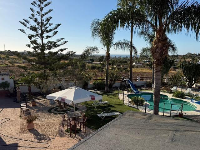 Chalet, Los Llanos, Estepona