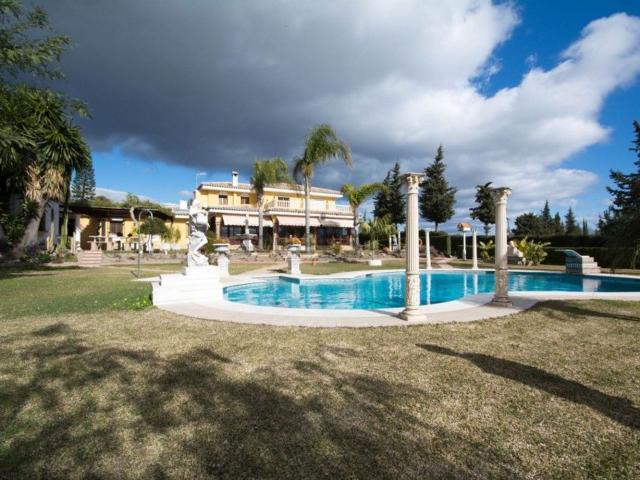 Chalet, Los Llanos, Estepona