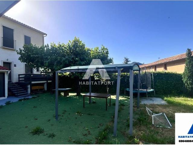Chalet, La Coma i la Pedra