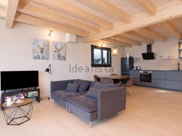 Chalet, La Coma i la Pedra