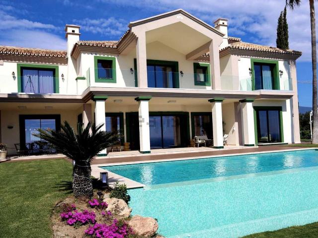 Chalet, La Concha Resina Golf, Estepona