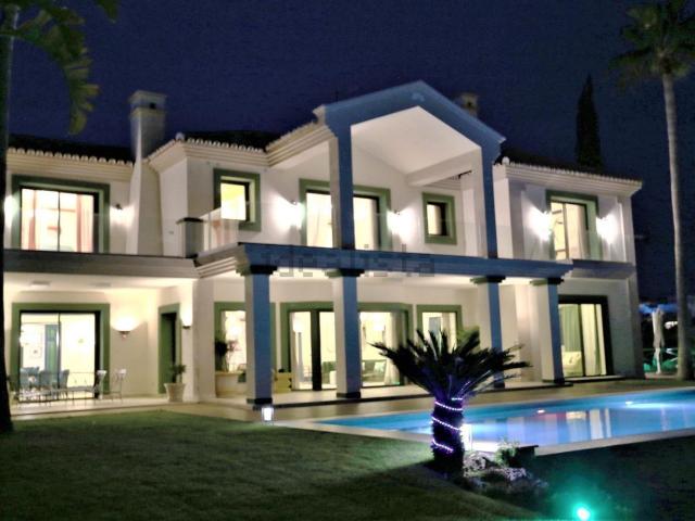 Chalet, La Concha Resina Golf, Estepona