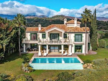 Chalet, La Concha Resina Golf, Estepona