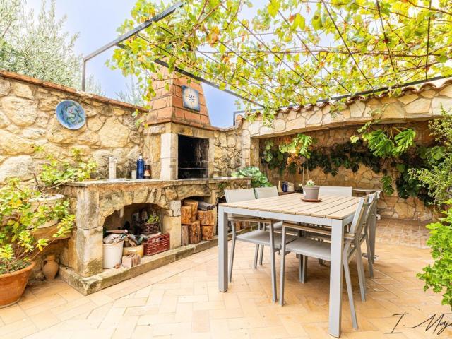 Chalet, La Bisbal d&apos Empordà