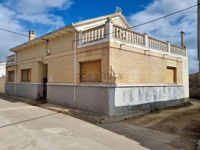 Chalet, Lalueza