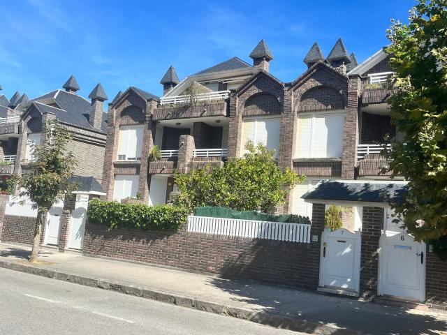 Chalet, Laredo