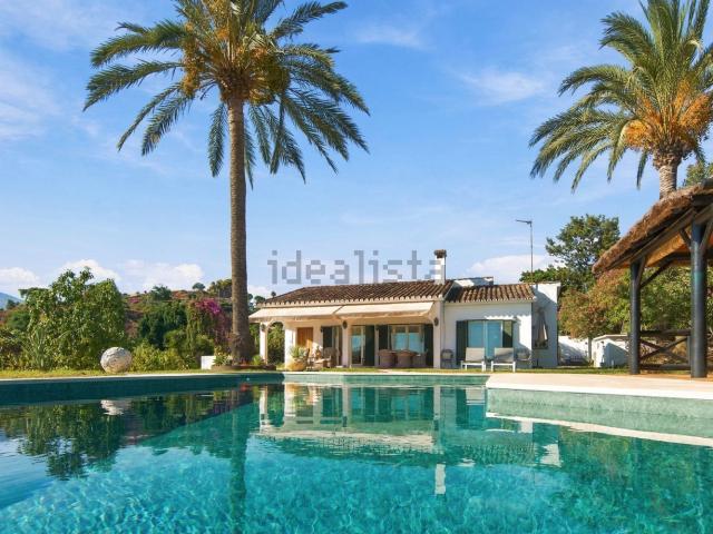 Chalet, Las Lomas, Estepona