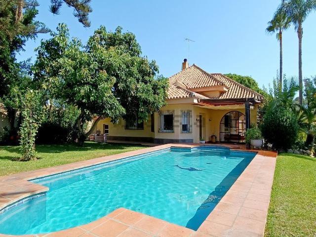 Chalet, Las Lomas, Estepona