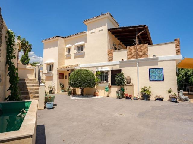Chalet, Las Lomas, Estepona