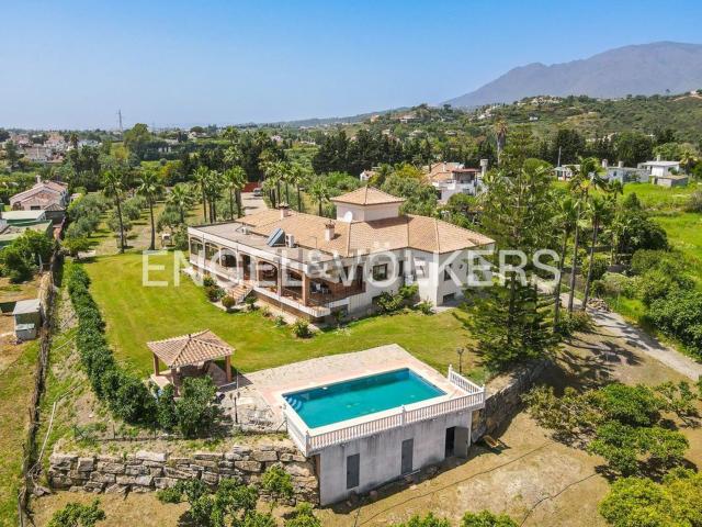 Chalet, Las Lomas, Estepona