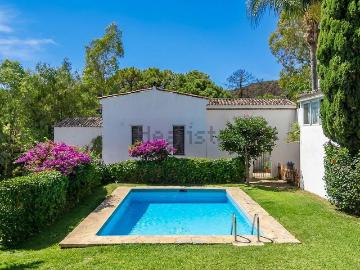 Chalet, Las Lomas, Estepona