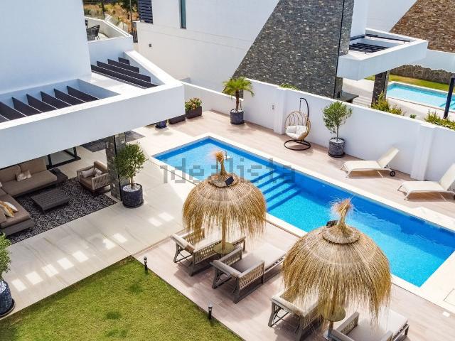 Chalet, Linda Vista Nueva Alcántara Cortijo Blanco, Marbella