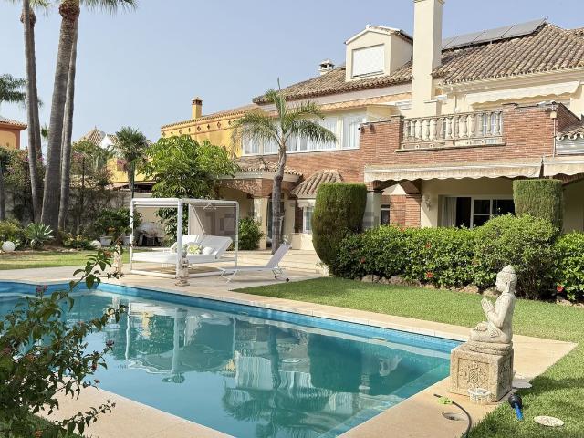 Chalet, Linda Vista Nueva Alcántara Cortijo Blanco, Marbella