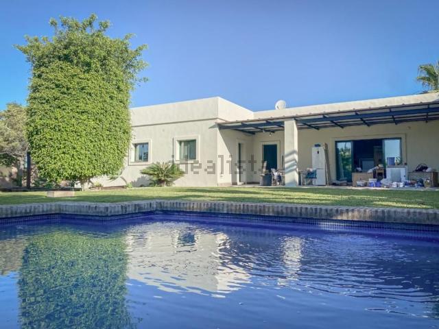 Chalet, Linda Vista Nueva Alcántara Cortijo Blanco, Marbella