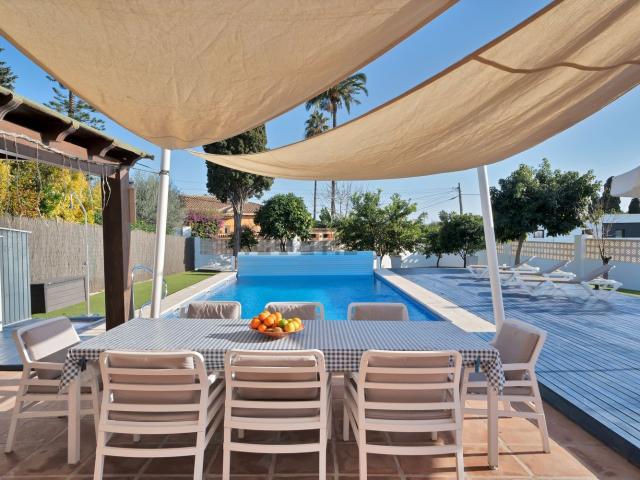 Chalet, Linda Vista Nueva Alcántara Cortijo Blanco, Marbella