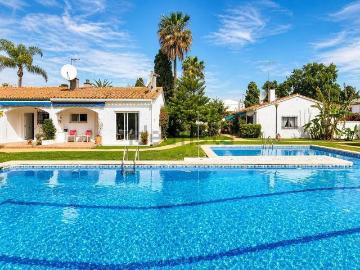 Chalet, Linda Vista Nueva Alcántara Cortijo Blanco, Marbella
