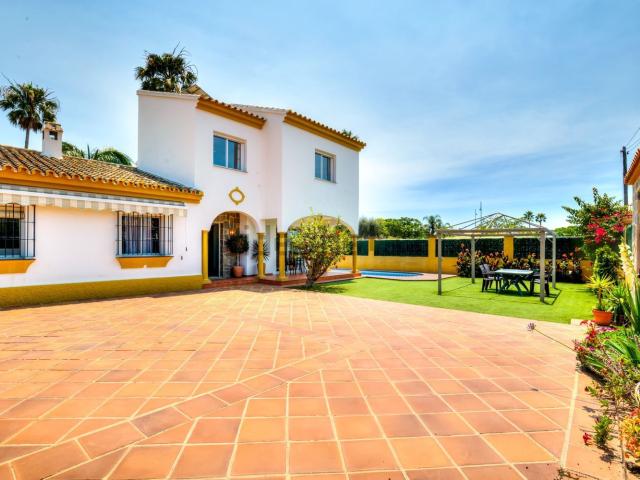 Chalet, Linda Vista Nueva Alcántara Cortijo Blanco, Marbella