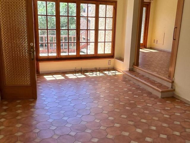 Chalet, Linyola