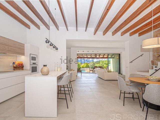 Chalet, Llubi