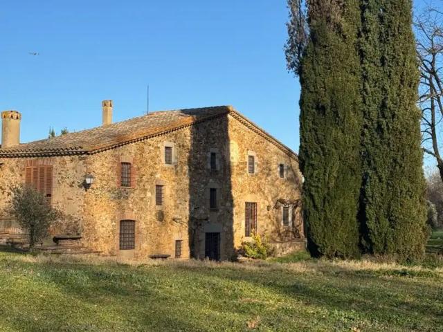 Chalet, Llagostera