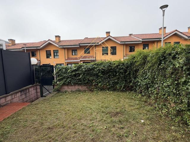 Chalet, Llanera