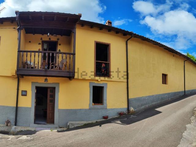 Chalet, Llanes