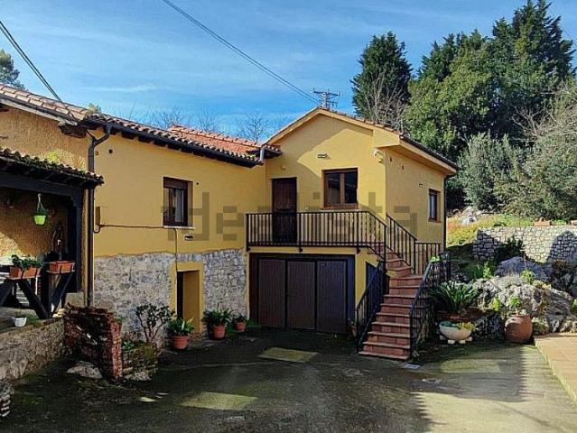 Chalet, Llanes