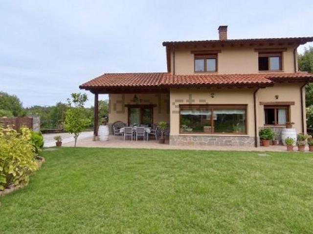 Chalet, Llanes