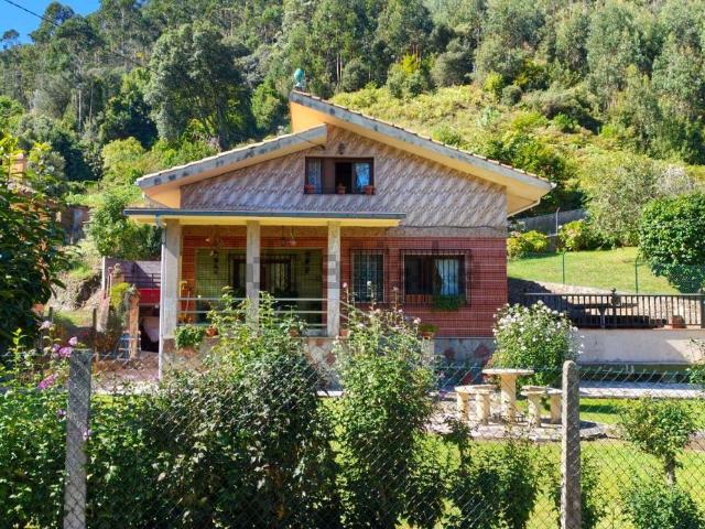 Chalet, Llanes