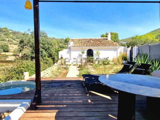 Chalet, Llíber