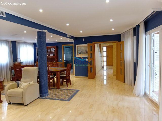 Chalet luminoso y espacioso en venta: un oasis de confort y elegancia