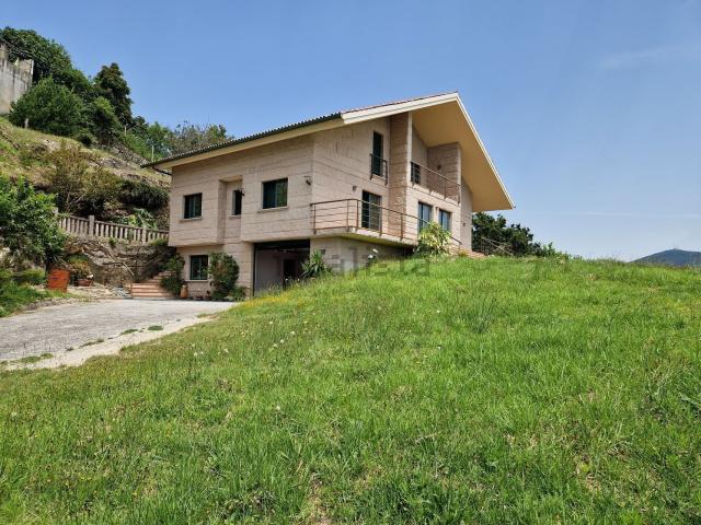 Chalet, Moaña