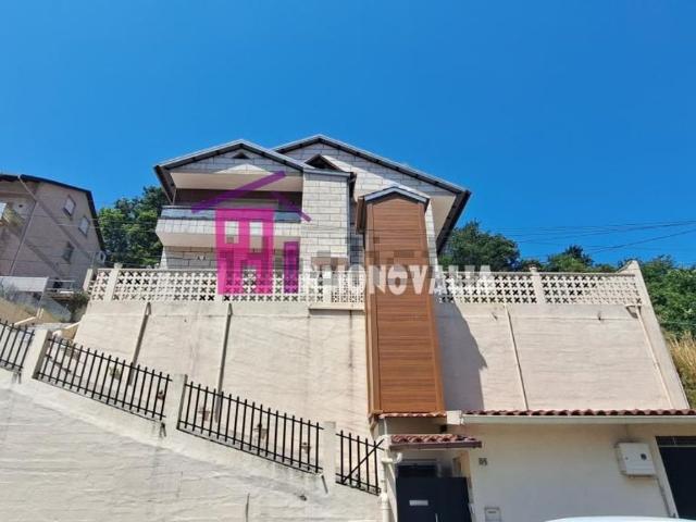 Chalet, Moaña