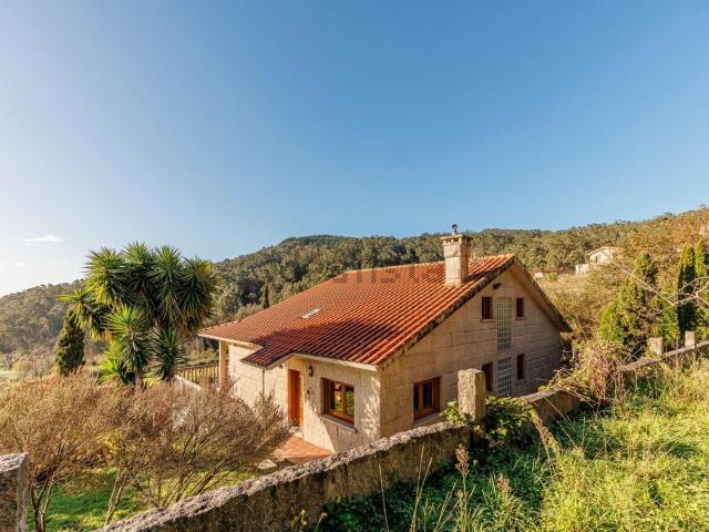Chalet, Moaña