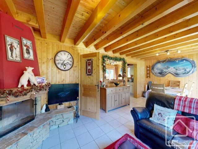 Chalet moderne et spacieux de quatre chambres avec une belle vue exposée plein sud
