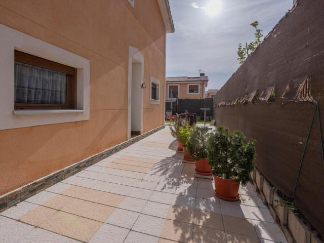 Chalet moderno, reformado y en zona ideal