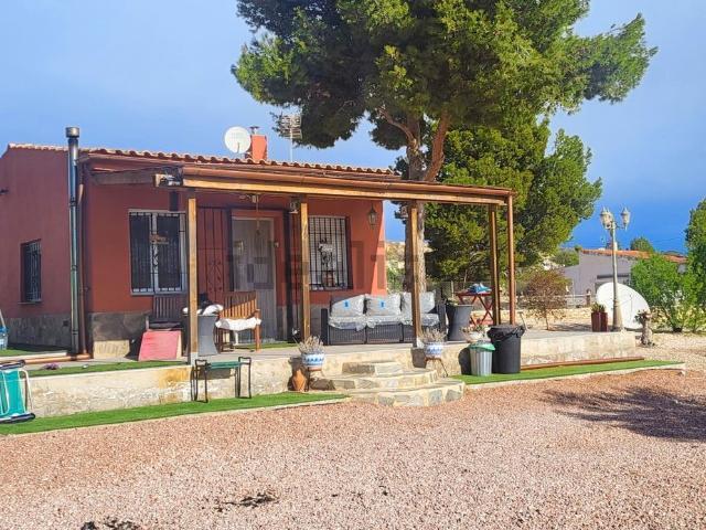 Chalet, Monovar