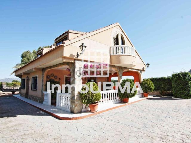 Chalet, Monovar