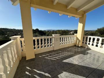 Chalet, Monserrat