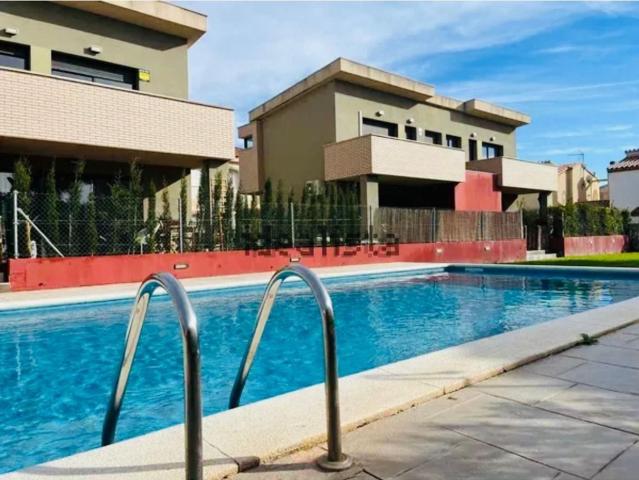 Chalet, Mont Roig del Camp