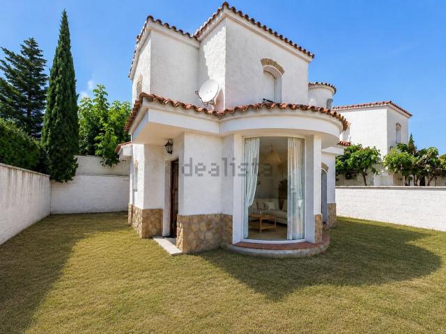 Chalet, Mont Roig del Camp