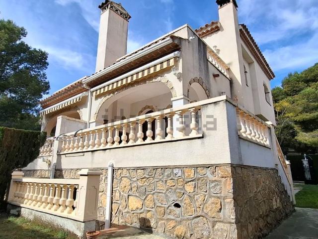 Chalet, Mont Roig del Camp