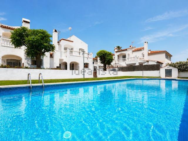 Chalet, Mont Roig del Camp
