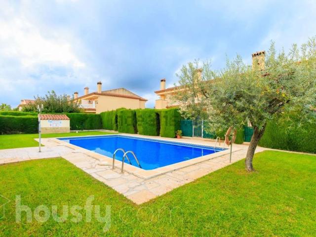 Chalet, Mont Roig del Camp