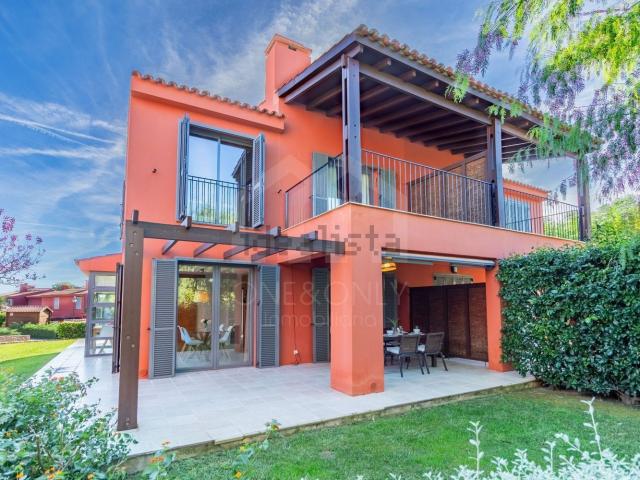 Chalet, Mont Roig del Camp