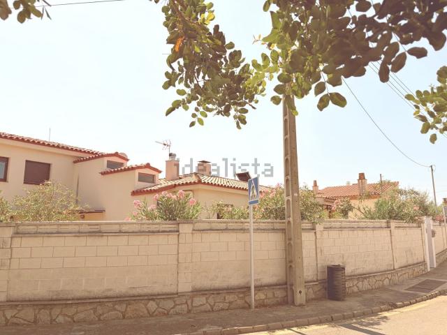 Chalet, Mont Roig del Camp