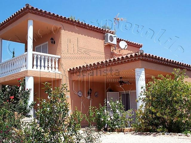 Chalet, Mont Roig del Camp