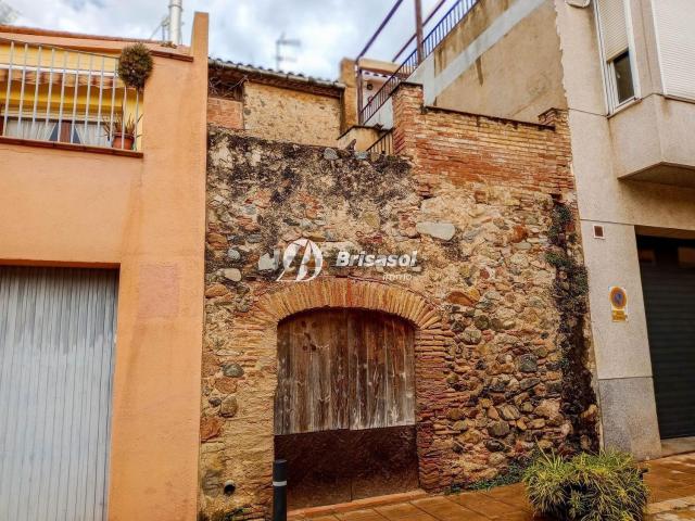 Chalet, Montbrio del Camp