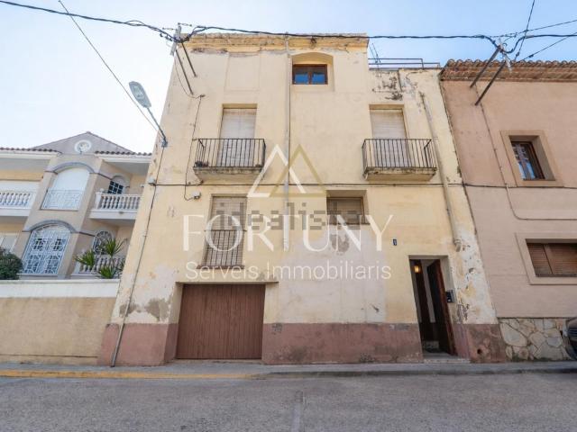 Chalet, Montbrio del Camp